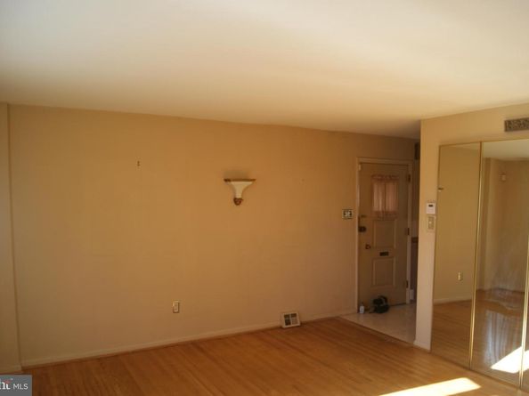 7314 Hill Road, Philadelphia PA 19128