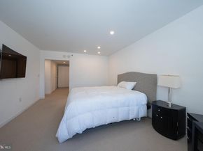 202 W Rittenhouse Square 1205, Philadelphia PA 19103