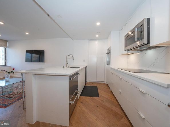202 W Rittenhouse Square 1205, Philadelphia PA 19103