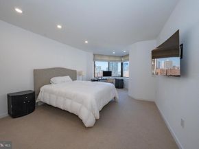 202 W Rittenhouse Square 1205, Philadelphia PA 19103