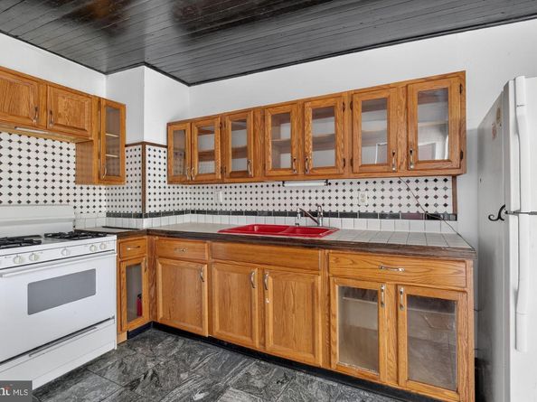 1331 E Hewson Street, Philadelphia PA 19125
