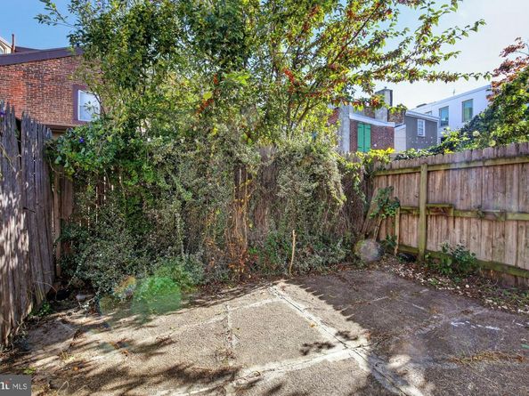 1331 E Hewson Street, Philadelphia PA 19125