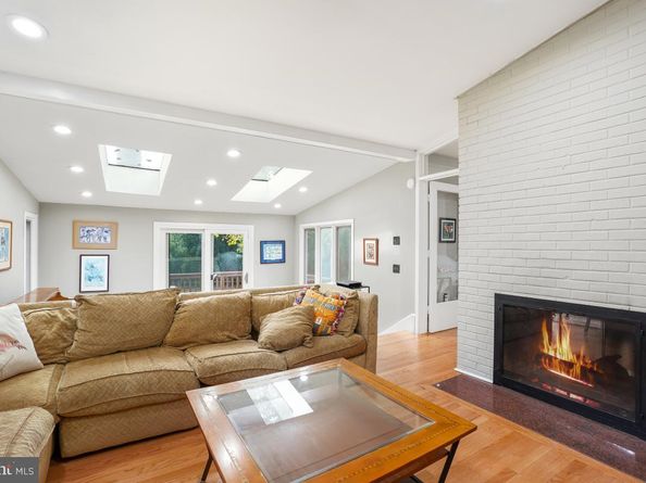 9012 Honeybee Lane, Bethesda MD 20817