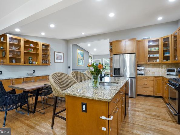 9012 Honeybee Lane, Bethesda MD 20817