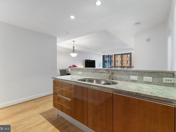 1881 N Nash Street 408, Arlington VA 22209