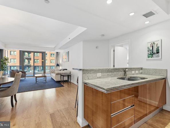 1881 N Nash Street 408, Arlington VA 22209