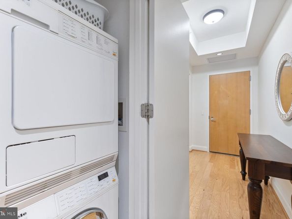 1881 N Nash Street 408, Arlington VA 22209