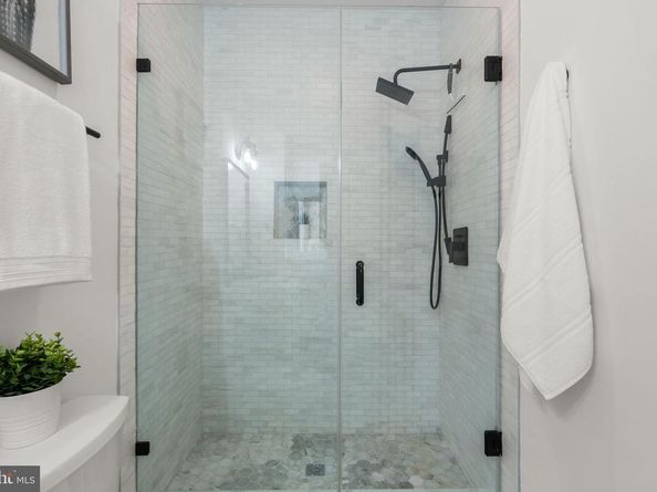 1843 Mintwood Place NW 204, Washington DC 20009