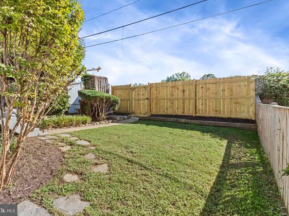 622 S Henry Street, Alexandria VA 22314