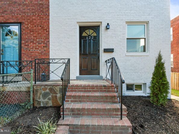 622 S Henry Street, Alexandria VA 22314