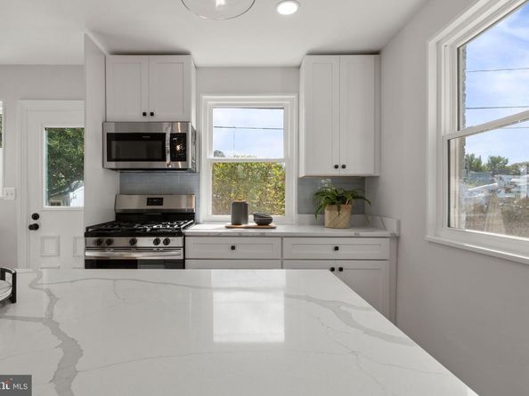 622 S Henry Street, Alexandria VA 22314