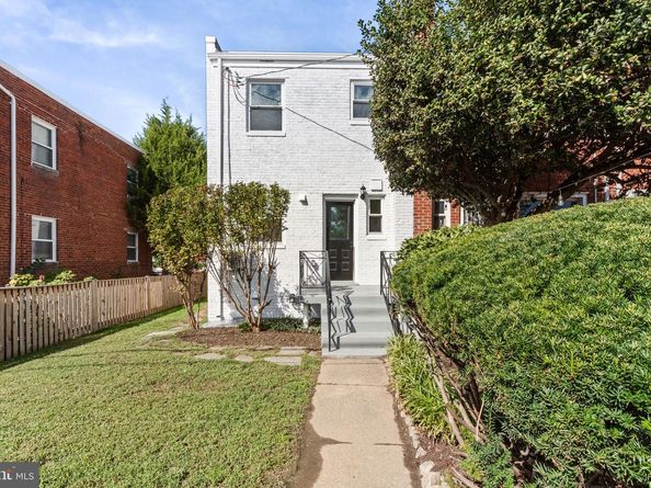 622 S Henry Street, Alexandria VA 22314