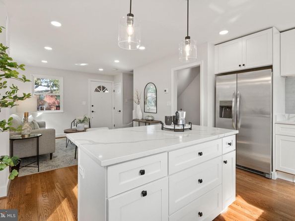622 S Henry Street, Alexandria VA 22314