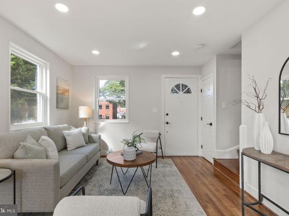 622 S Henry Street, Alexandria VA 22314