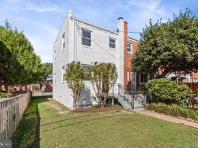 622 S Henry Street, Alexandria VA 22314