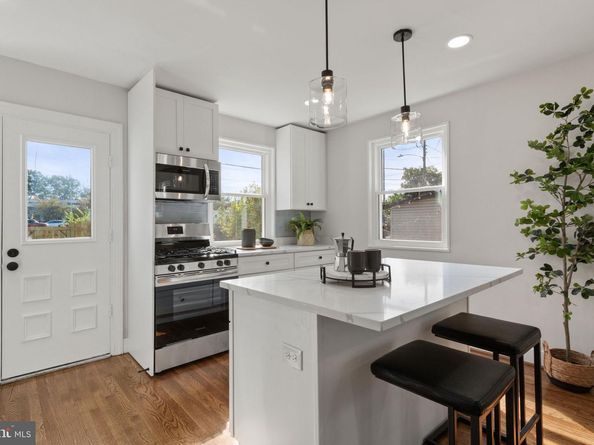 622 S Henry Street, Alexandria VA 22314