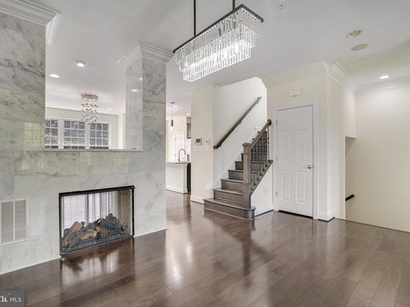 2082 Hutchison Grove Court, Falls Church VA 22043