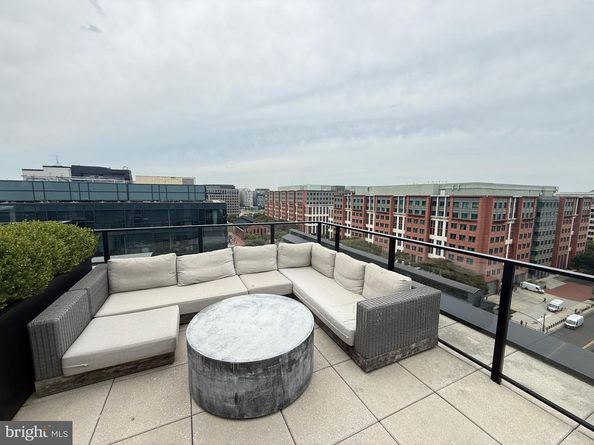 1300 4TH Street SE 402, Washington DC 20003