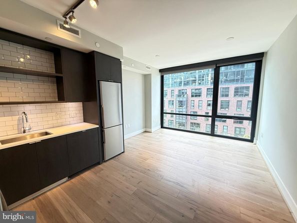 1300 4TH Street SE 402, Washington DC 20003