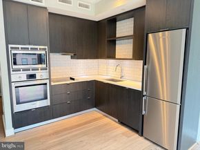 1300 4TH Street SE 402, Washington DC 20003