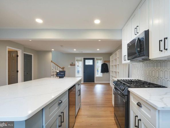 2425 Skyland Place SE, Washington DC 20020