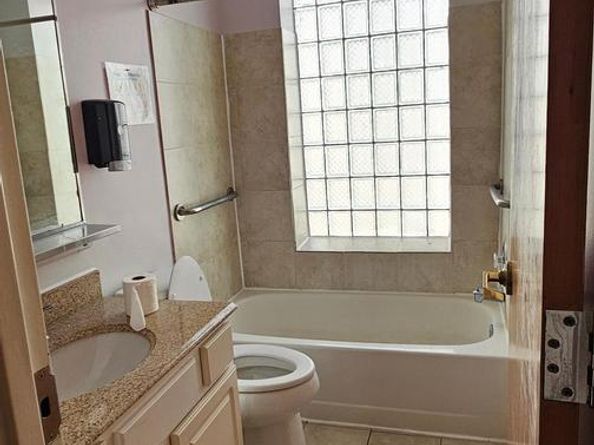 3824 Lancaster Avenue, Philadelphia PA 19104