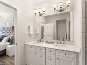 1137 S Monroe Street S, Arlington VA 22204