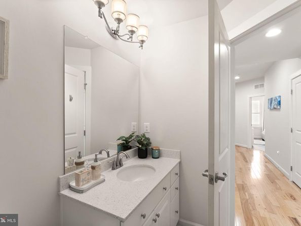1137 S Monroe Street S, Arlington VA 22204