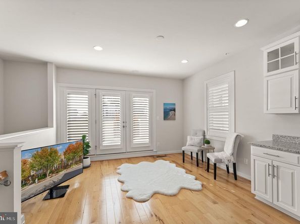 1137 S Monroe Street S, Arlington VA 22204