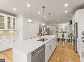 1137 S Monroe Street S, Arlington VA 22204