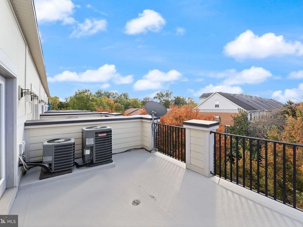 1137 S Monroe Street S, Arlington VA 22204