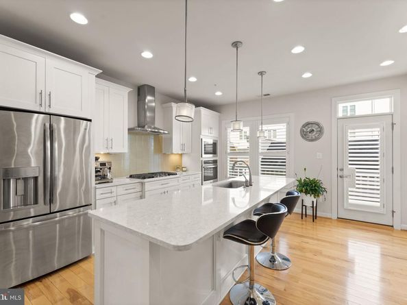 1137 S Monroe Street S, Arlington VA 22204