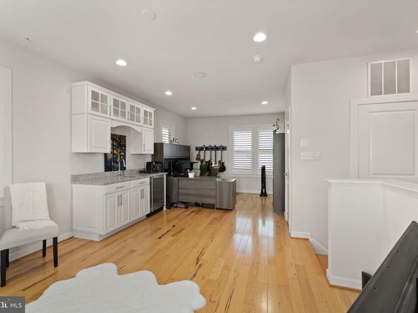 1137 S Monroe Street S, Arlington VA 22204