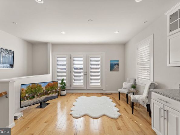 1137 S Monroe Street S, Arlington VA 22204