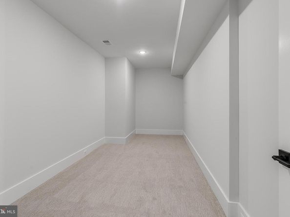 4777 26 Street N, Arlington VA 22207