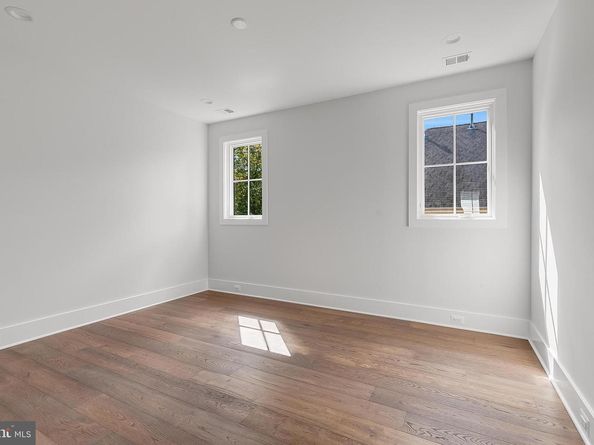 4777 26 Street N, Arlington VA 22207