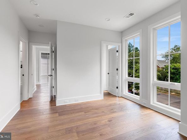 4777 26 Street N, Arlington VA 22207