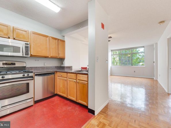 7111 Woodmont Avenue 608, Bethesda MD 20815