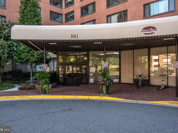 1011 Arlington Boulevard 424, Arlington VA 22209