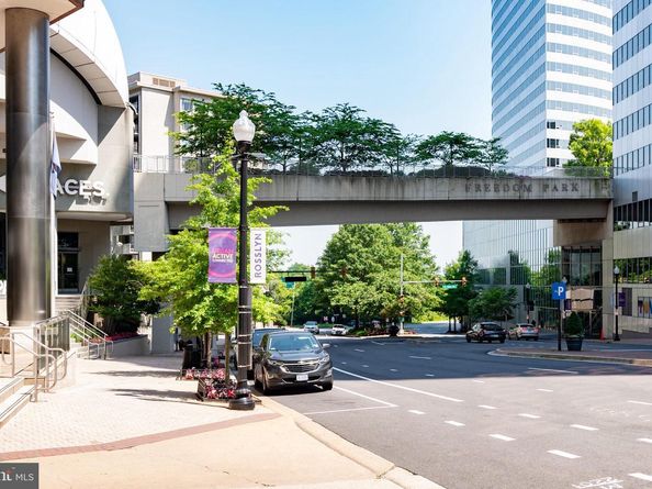 1011 Arlington Boulevard 424, Arlington VA 22209