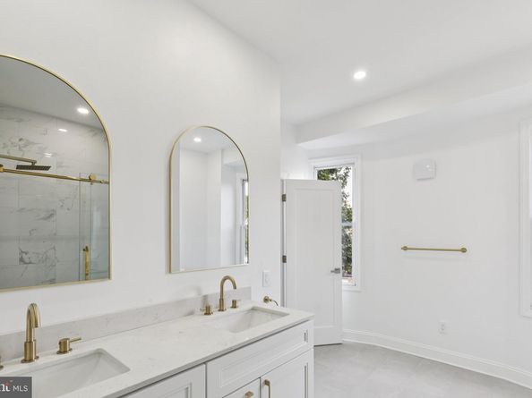137 W Manheim Street, Philadelphia PA 19144