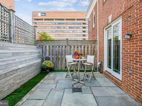 313 Hearthstone Mews, Alexandria VA 22314