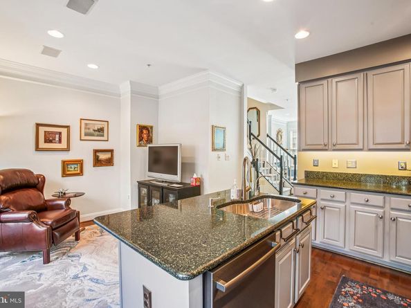 313 Hearthstone Mews, Alexandria VA 22314