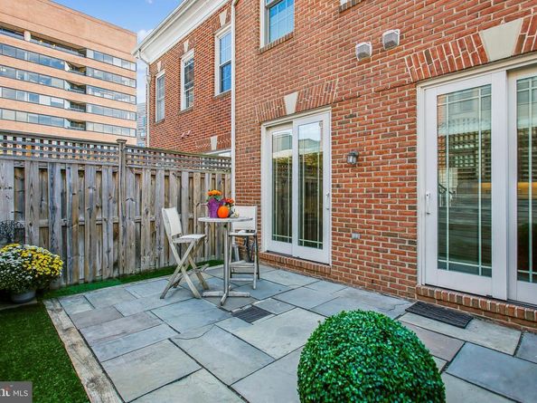 313 Hearthstone Mews, Alexandria VA 22314