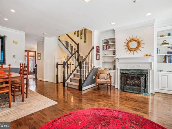 313 Hearthstone Mews, Alexandria VA 22314