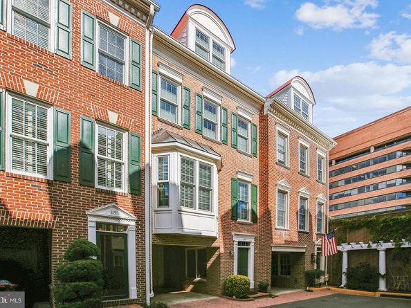 313 Hearthstone Mews, Alexandria VA 22314