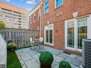 313 Hearthstone Mews, Alexandria VA 22314