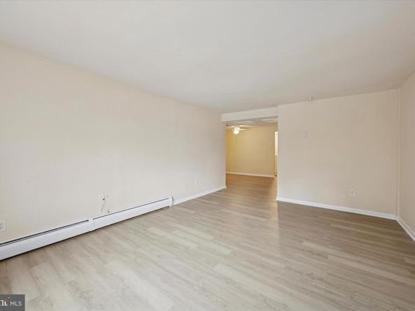 100 E Glenolden Avenue D14, Glenolden PA 19036