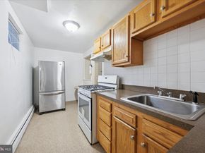 100 E Glenolden Avenue D14, Glenolden PA 19036