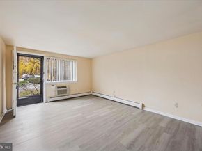 100 E Glenolden Avenue D14, Glenolden PA 19036